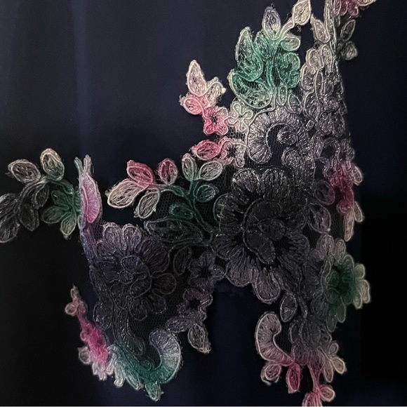 Basix Black Label Gown SZ 4 NWT!! - Picture 12 of 16